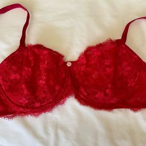 Victoria’s Secret Wicked Unlined Push-Up Bra